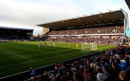 曼曾与一对 曼曾与一对